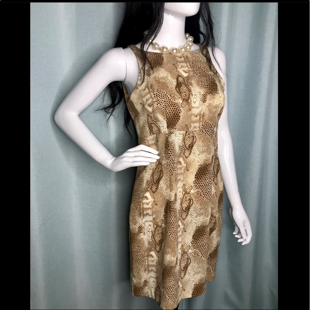 Dress - Picture 3 of 12